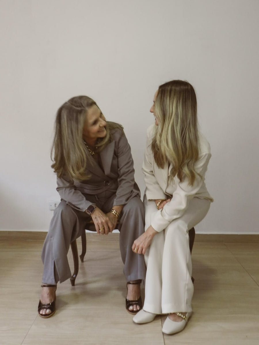Entre todas as sortes da minha vida, a maior foi ter você como mãe 🤍
Obrigada por cuidar de mim com tanto amor em cada detalhe.
Se eu for metade da mulher que você é, já vou ter dado orgulho.
Feliz Dia das Mães ✨